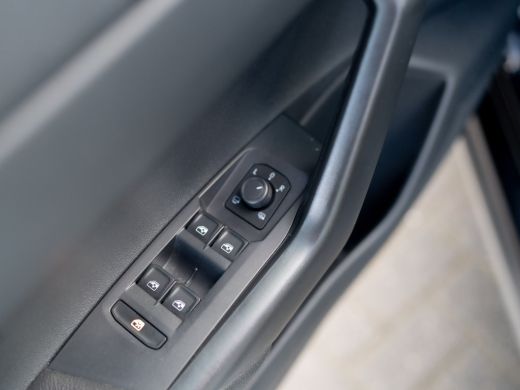 Volkswagen Taigo 1.0 TSI Life Business | Panodak | IQ Light | Keyless | Prijs Rijklaar!! ActivLease financial lease