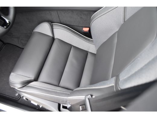 Volvo  XC60 T6 Plus Black Edition | Zitverhoger Achter | BLIS | Verwarmbare Voorstoelen + Stuurwiel | ActivLease financial lease