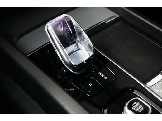 Volvo  XC60 T6 Plus Black Edition | Zitverhoger Achter | BLIS | Verwarmbare Voorstoelen + Stuurwiel | ActivLease financial lease