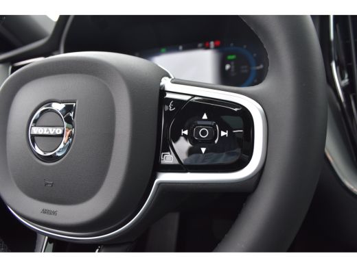 Volvo  XC60 T6 Plus Black Edition | Zitverhoger Achter | BLIS | Verwarmbare Voorstoelen + Stuurwiel | ActivLease financial lease