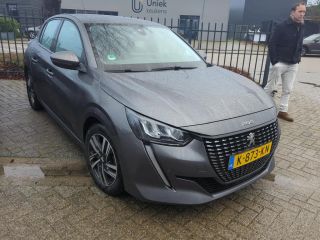 Peugeot 208 1.2 PureTech Allure | Automaat | Navigatie | Camera | 3D Instrumentenpaneel | Apple carplay | 56...