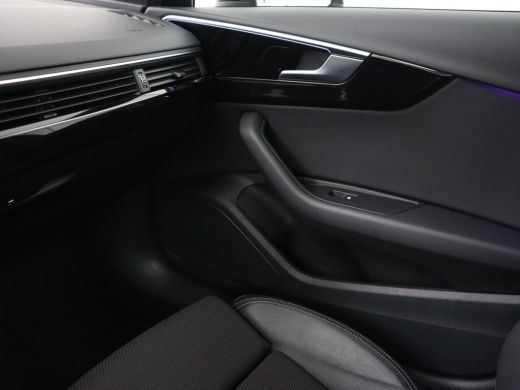 Audi A4 35 TFSI S edition Competion | Origineel NL | Trekhaak | Sfeerverlichting | Virtual Cockpit | Carp... ActivLease financial lease