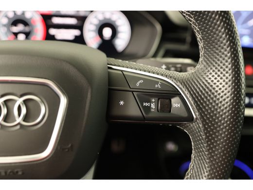 Audi A4 Avant 35 TFSI S edition Competition | 1e Eigenaar! | Dealer Onderhouden! | B&O | Virtual | Sports... ActivLease financial lease