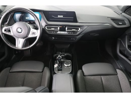 BMW 1 Serie 118i Executive Edition M Sport Line | Automaat | Sportstoelen | Navi | Clima | Half Leder | Cruis... ActivLease financial lease