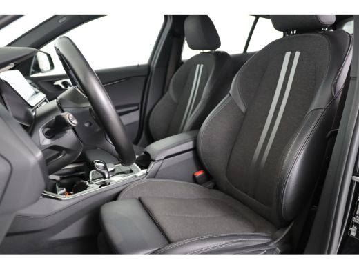BMW 1 Serie 118i Executive Edition M Sport Line | Automaat | Sportstoelen | Navi | Clima | Half Leder | Cruis... ActivLease financial lease