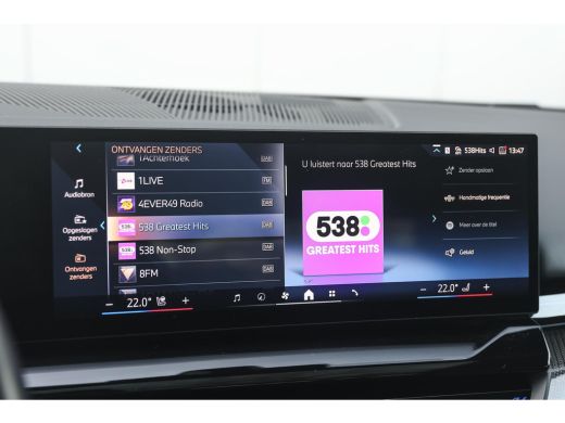 BMW 5 Serie 520i M Sport Automaat / Panoramadak / Trekhaak / Adaptief onderstel professional / Stoelventilati... ActivLease financial lease