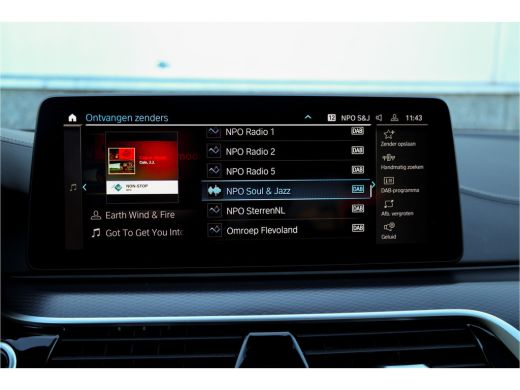 BMW 5 Serie 545e xDrive Individual Soft Close / M-zetels / Leder dashboard / ActivLease financial lease