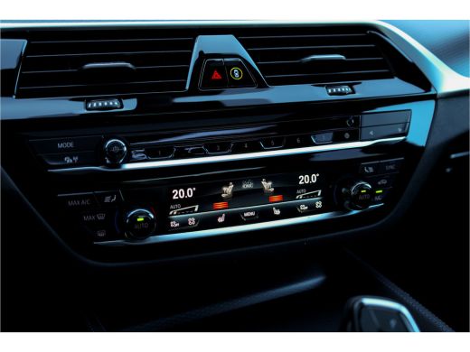 BMW 5 Serie 545e xDrive Individual Soft Close / M-zetels / Leder dashboard / ActivLease financial lease
