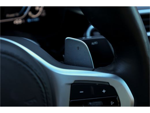 BMW 5 Serie 545e xDrive Individual Soft Close / M-zetels / Leder dashboard / ActivLease financial lease