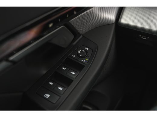 BMW i5 eDrive40 M Sport / Panoramadak / Trekhaak / Stoelventilatie / Parking Assistant Professional / St... ActivLease financial lease