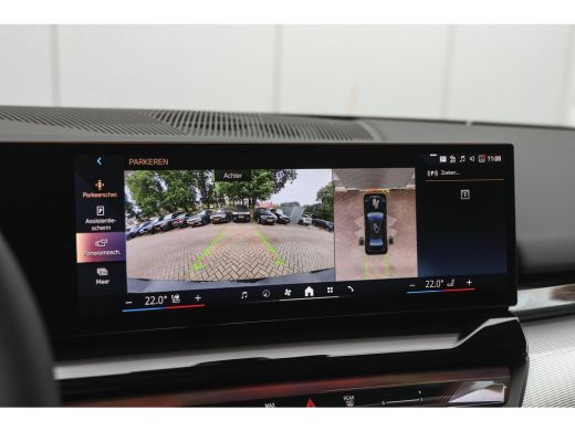 BMW i5 eDrive40 M Sport / Panoramadak / Trekhaak / Stoelventilatie / Parking Assistant Professional / St... ActivLease financial lease