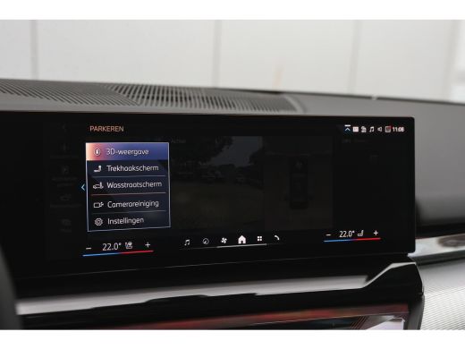 BMW i5 eDrive40 M Sport / Panoramadak / Trekhaak / Stoelventilatie / Parking Assistant Professional / St... ActivLease financial lease