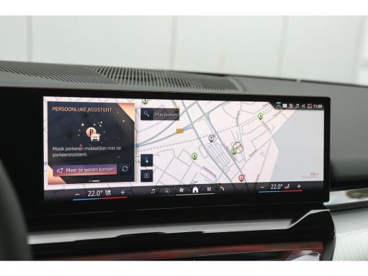 BMW i5 eDrive40 M Sport / Panoramadak / Trekhaak / Stoelventilatie / Parking Assistant Professional / St... ActivLease financial lease