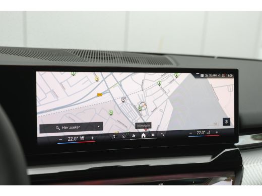 BMW i5 eDrive40 M Sport / Panoramadak / Trekhaak / Stoelventilatie / Parking Assistant Professional / St... ActivLease financial lease