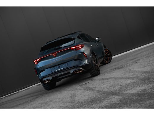 CUPRA Formentor 1.5 TSI e-Hybrid 272pk VZ Performance | Panoramadak | Trekhaak | Stoelen Elektrisch | Leder | 360... ActivLease financial lease