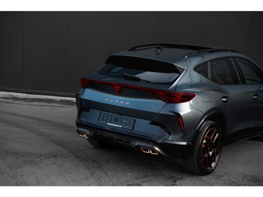 CUPRA Formentor 1.5 TSI e-Hybrid 272pk VZ Performance | Panoramadak | Trekhaak | Stoelen Elektrisch | Leder | 360... ActivLease financial lease