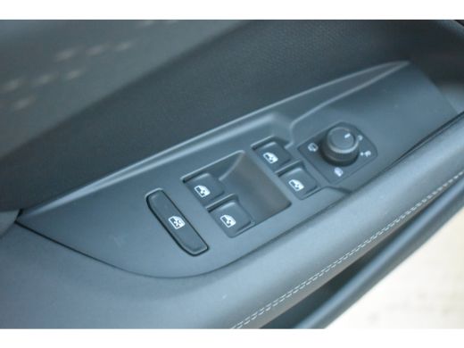 CUPRA Terramar 1.5 e-Hybrid 272PK America&acute;s Cup Limited Edition | Schuif-kanteldak | Trekhaak | Sennheiser Audio... ActivLease financial lease