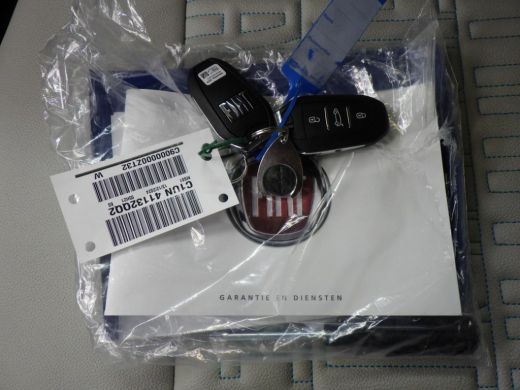 Fiat 600 1.2 Hybrid La Prima 110pk 8 Jaar Garantie! | Vol-Leder | Massage | Adaptive Cruise | Elektr. Stoe... ActivLease financial lease