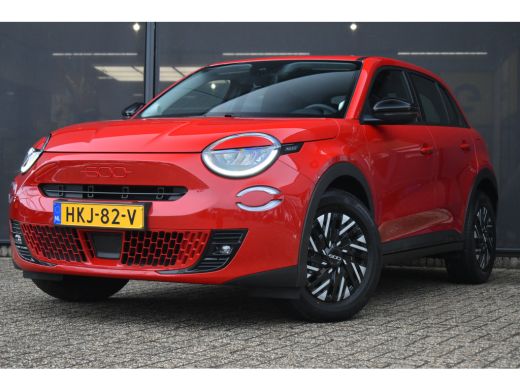Fiat 600 RED 54 kWh 156pk 3 Fase | Navigatie by App | Cruise Control | Parkeersensoren | Keyless-Start | F...