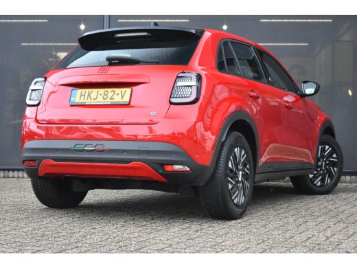 Fiat 600 RED 54 kWh 156pk 3 Fase | Navigatie by App | Cruise Control | Parkeersensoren | Keyless-Start | F... ActivLease financial lease