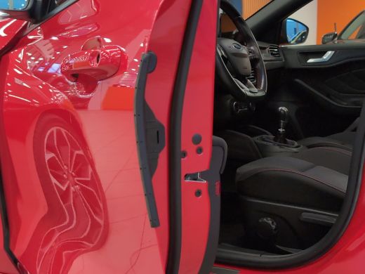 Ford Focus 1.0 ST Line | Panoramadak | 1e eig. | B&O | Trekhaak | Adap. Cruise | Carplay | Achterspoiler | A... ActivLease financial lease