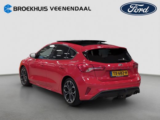 Ford Focus 1.0 ST Line Business | Pano | 1e eig. | B&O | Trekhaak | Adap. Cruise | Carplay | Achterspoiler |... ActivLease financial lease