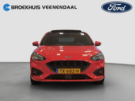 Ford Focus 1.0 ST Line Business | Pano | 1e eig. | B&O | Trekhaak | Adap. Cruise | Carplay | Achterspoiler |... ActivLease financial lease