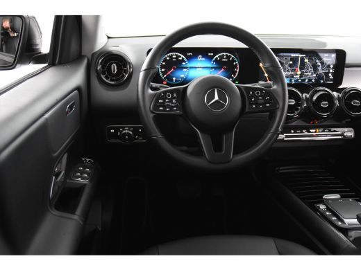 Mercedes-Benz GLB 200 Business Solution *1ste Eigenaar*Leer*Navigatie*Stoelverwarming* ActivLease financial lease