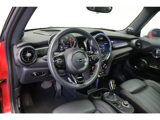 Mini Electric Yours / Panoramadak / Sportstoelen / Achteruitrijcamera / Comfort Access / Adaptieve LED / Head-U... ActivLease financial lease