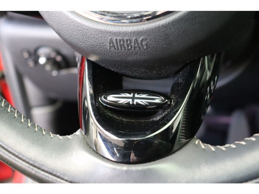 Mini Electric Yours / Panoramadak / Sportstoelen / Achteruitrijcamera / Comfort Access / Adaptieve LED / Head-U... ActivLease financial lease