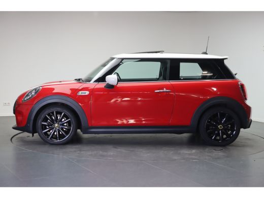 Mini Electric Yours / Panoramadak / Sportstoelen / Achteruitrijcamera / Comfort Access / Adaptieve LED / Head-U... ActivLease financial lease