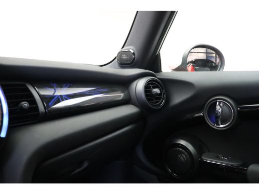 Mini Electric Yours / Panoramadak / Sportstoelen / Achteruitrijcamera / Comfort Access / Adaptieve LED / Head-U... ActivLease financial lease