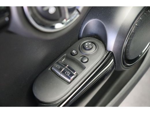 Mini Electric Yours / Panoramadak / Sportstoelen / Achteruitrijcamera / Comfort Access / Adaptieve LED / Head-U... ActivLease financial lease