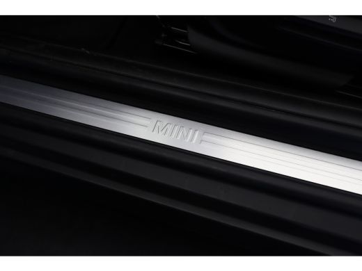 Mini One Cabrio One Classic / Sportstoelen / Comfort Access / Stuurverwarming / LED / Airconditioning / Cruise Co... ActivLease financial lease