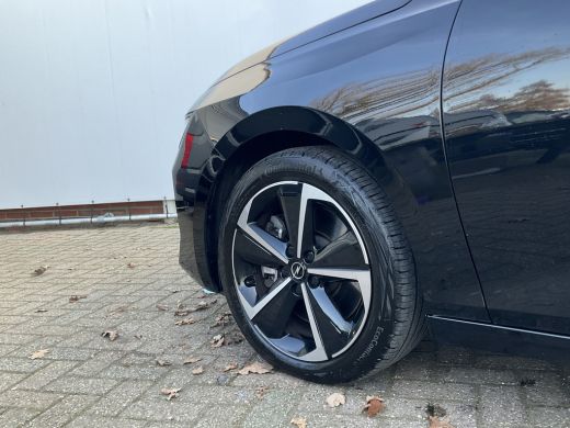 Opel Astra Sports Tourer 1.6 Turbo 260pk Hybrid PHEV Carplay Sensoren voor/achter Dab Adaptieve cruise ActivLease financial lease