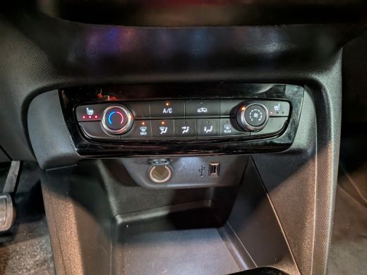 Opel Corsa 1.2 Edition | Automaat | Navigatie | Stoelverwarming | Lichtmetaal | Parkeersensoren | 33.500km | ActivLease financial lease