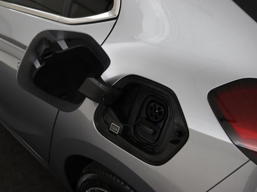 Opel Corsa-e Elegance 50 kWh | Stoelverwarming | Matrix LED | Camera | Carplay | Navigatie | Climate control |... ActivLease financial lease