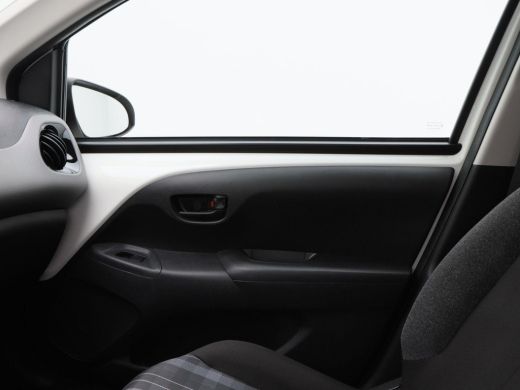 Peugeot 108 1.0 e-VTi Style | Bluetooth | 15 Inch | 75.236 Km!! ActivLease financial lease