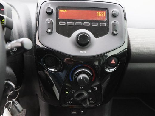 Peugeot 108 1.0 e-VTi Style | Bluetooth | Airco | 15 Inch | 40.194 Km!! ActivLease financial lease