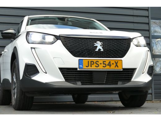Peugeot 2008 1.2 PURETECH 130PK ACTIVE PACK / NAVI / CLIMA / LED / PDC / 16"LMV / STOELVERWARMING / BLUETOOTH ... ActivLease financial lease