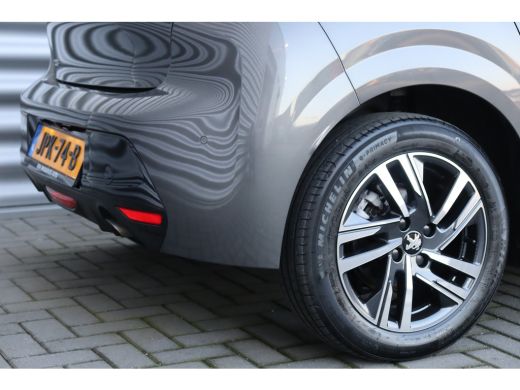 Peugeot 208 1.2 PURETECH 100PK ALLURE PACK / NAVI / LEDER / CLIMA / FULL-LED / PDC / CAMERA / 16" LMV / WINTE... ActivLease financial lease