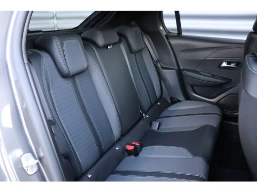 Peugeot 208 1.2 PURETECH 100PK ALLURE PACK / NAVI / LEDER / CLIMA / FULL-LED / PDC / CAMERA / 16" LMV / WINTE... ActivLease financial lease