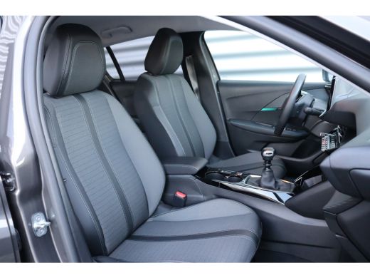 Peugeot 208 1.2 PURETECH 100PK ALLURE PACK / NAVI / LEDER / CLIMA / FULL-LED / PDC / CAMERA / 16" LMV / WINTE... ActivLease financial lease