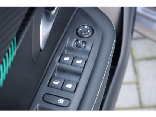 Peugeot 208 1.2 PURETECH 100PK ALLURE PACK / NAVI / LEDER / CLIMA / FULL-LED / PDC / CAMERA / 16" LMV / WINTE... ActivLease financial lease