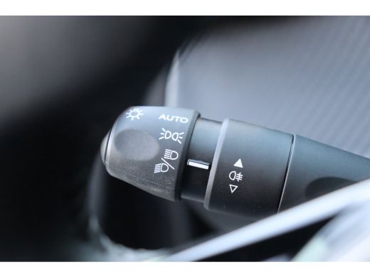 Peugeot 208 1.2 PURETECH 100PK ALLURE PACK / NAVI / LEDER / CLIMA / FULL-LED / PDC / CAMERA / 16" LMV / WINTE... ActivLease financial lease