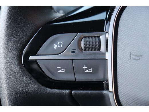 Peugeot 208 1.2 PURETECH 100PK ALLURE PACK / NAVI / LEDER / CLIMA / FULL-LED / PDC / CAMERA / 16" LMV / WINTE... ActivLease financial lease