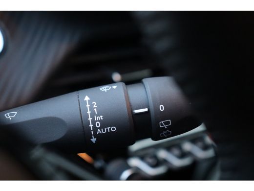 Peugeot 208 1.2 PURETECH 100PK ALLURE PACK / NAVI / LEDER / CLIMA / FULL-LED / PDC / CAMERA / 16" LMV / WINTE... ActivLease financial lease