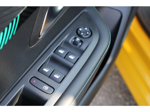 Peugeot 208 1.2 PureTech Allure Pack | Navigatie | Camera | 3D Instrumentenpaneel | Apple carplay |  Lichtmet... ActivLease financial lease