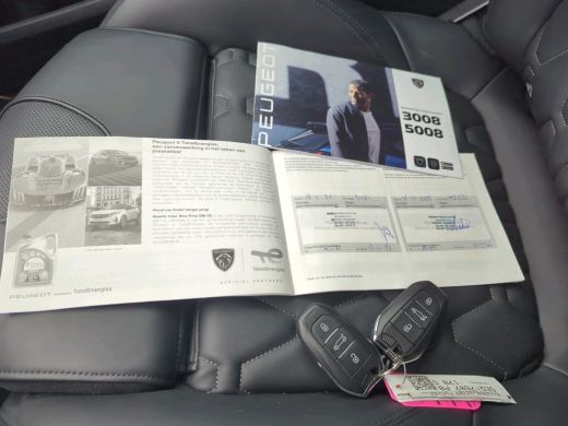 Peugeot 3008 1.2 PureTech GT | Automaat | Navigatie | Panorama/schuifdak | Lederen bekleding | Night Vision | ... ActivLease financial lease