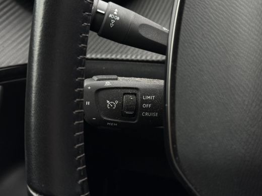 Peugeot e-2008 Aut. EV Allure 50kWh | Navi | Camera | 3D Cockpit | ActivLease financial lease